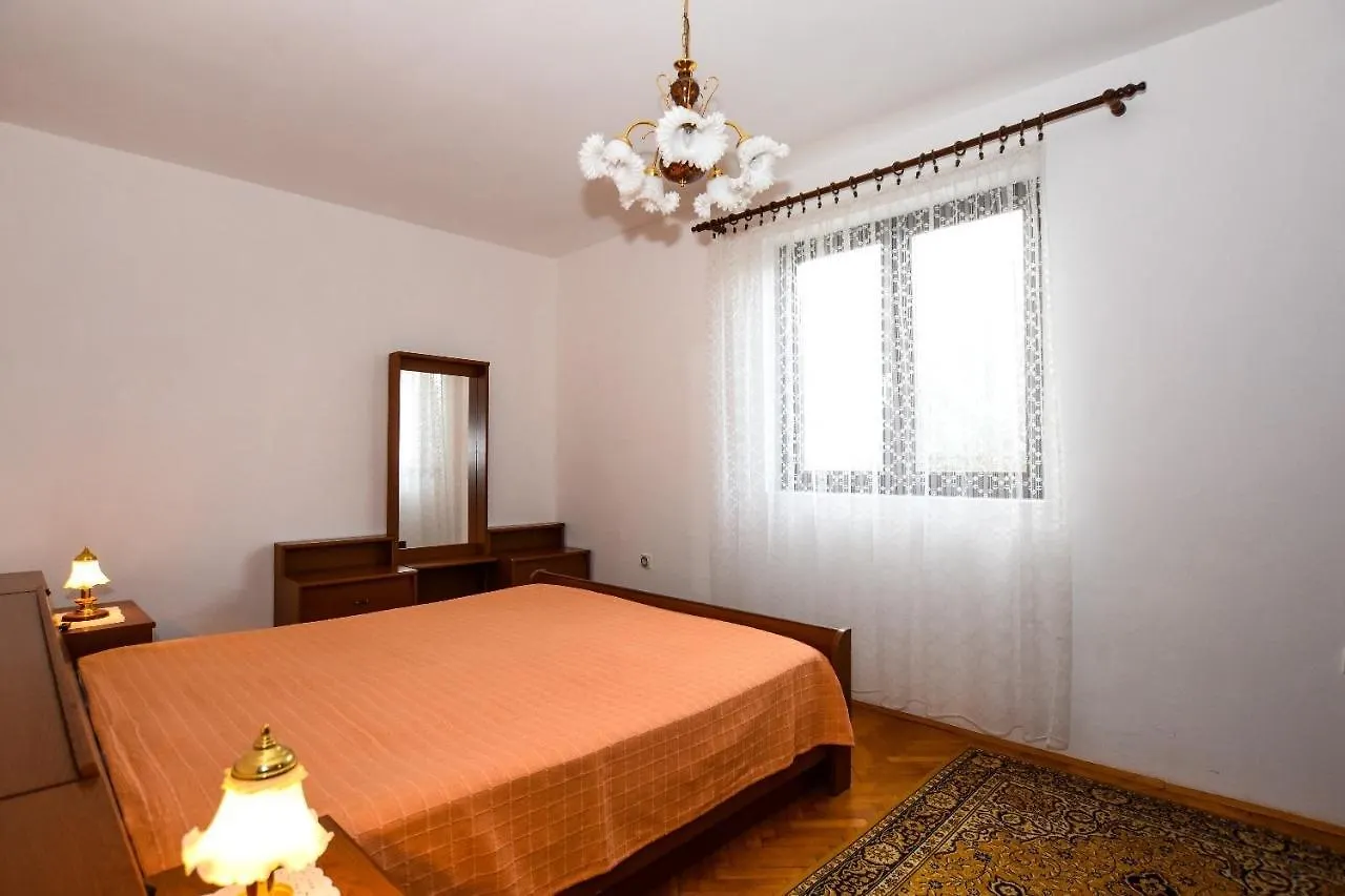 Apartments Luce - Family Friendly & Parking Pag Town
