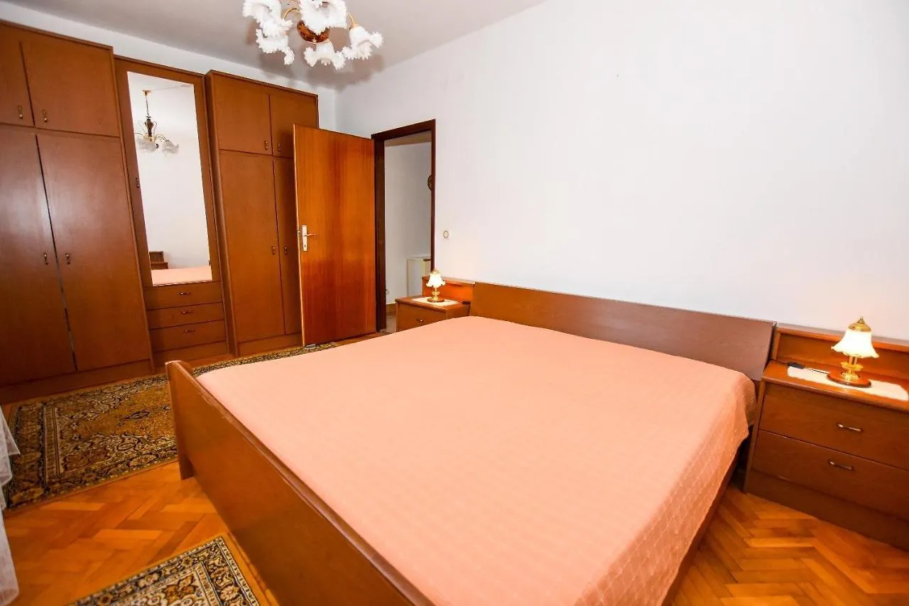 Apartments Luce - Family Friendly & Parking Pag Town Chorvatsko