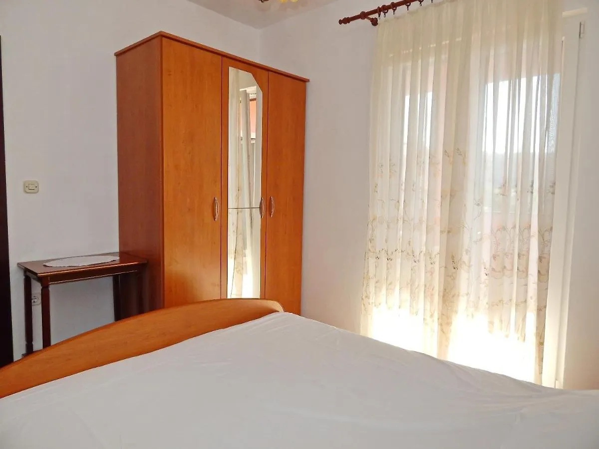 Apartments Luce - Family Friendly & Parking Pag Town 0*,