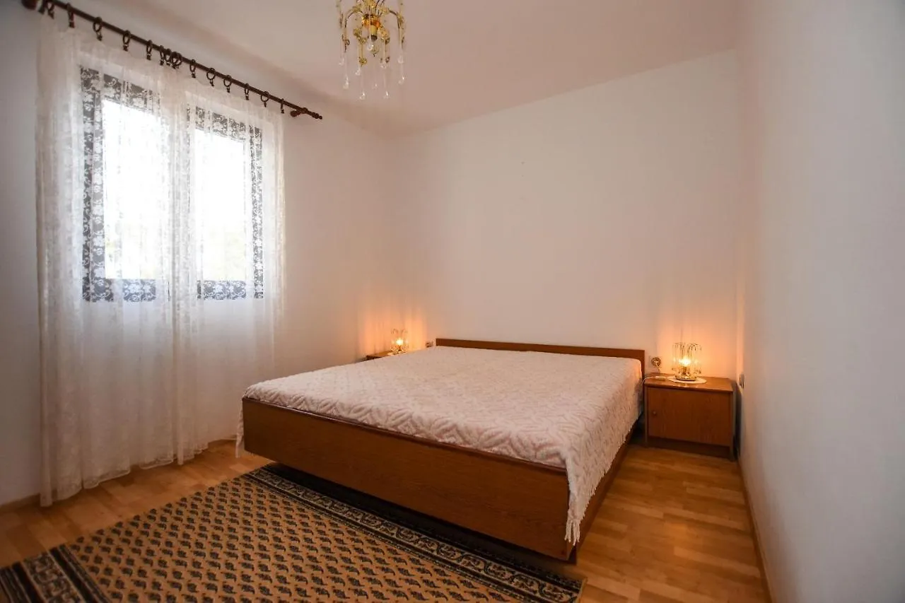 Apartments Luce - Family Friendly & Parking Pag Town