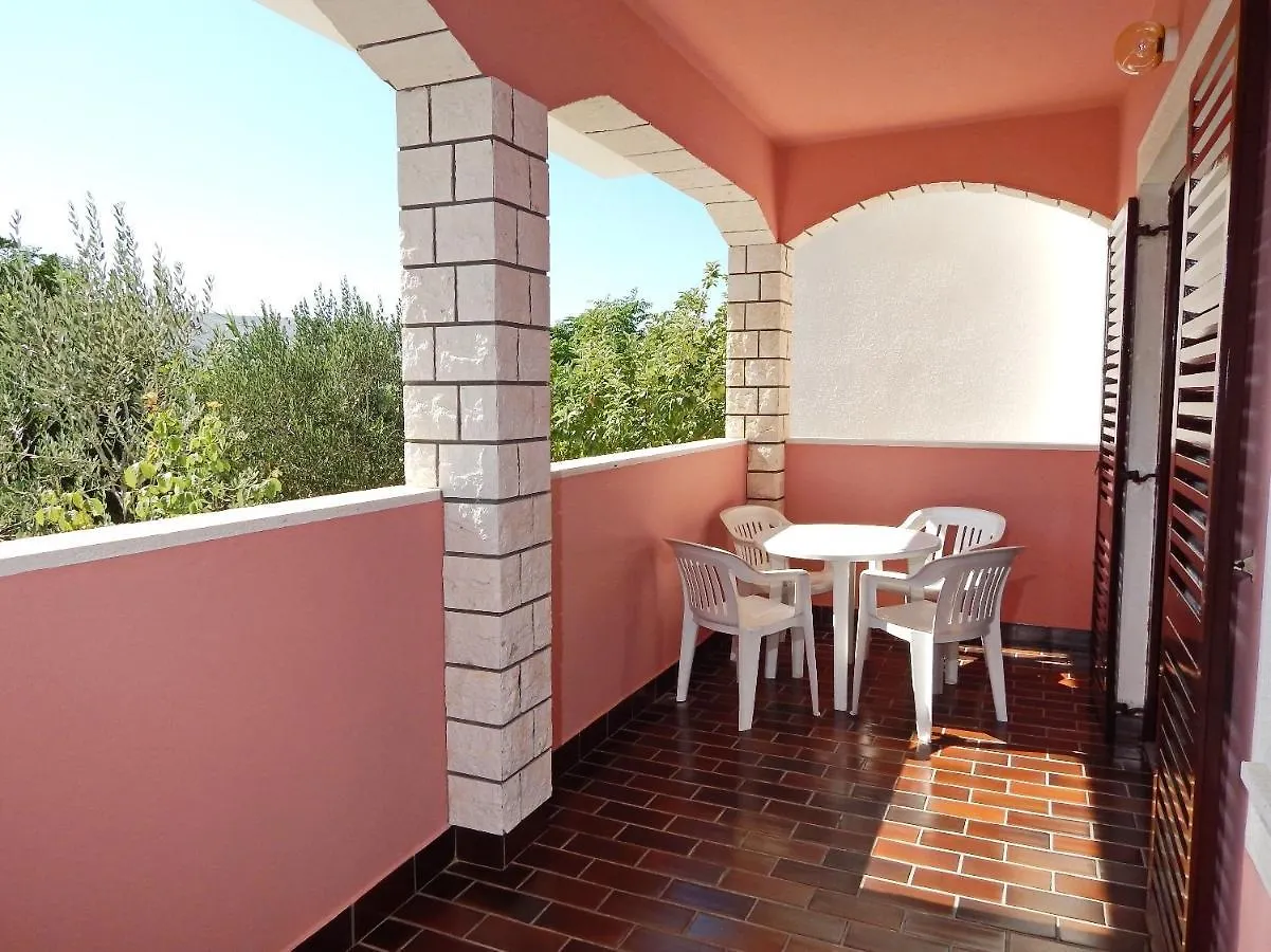 Apartments Luce - Family Friendly & Parking Pag Town