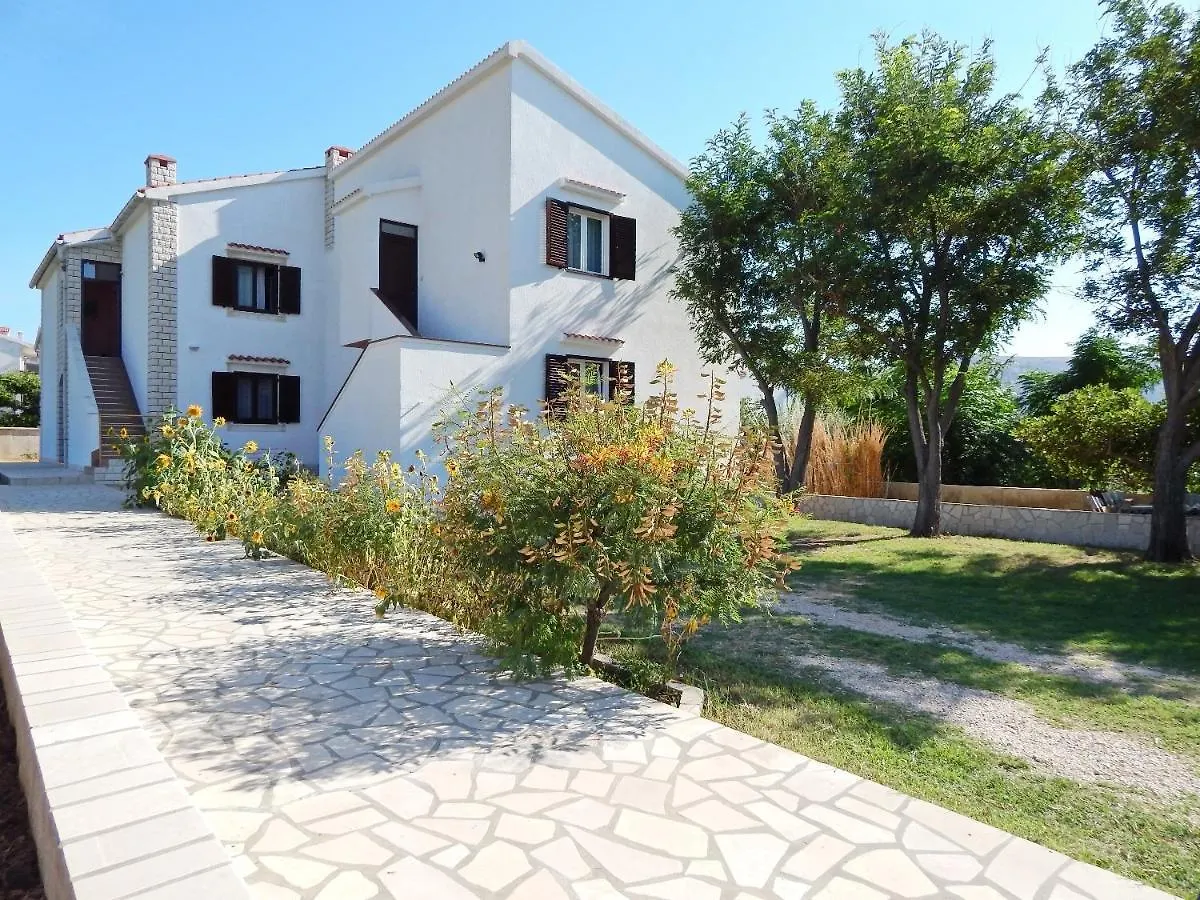 Apartments Luce - Family Friendly & Parking Pag Town
