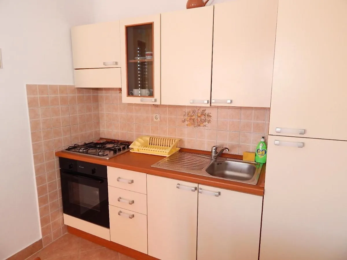 Apartments Luce - Family Friendly & Parking Pag Town