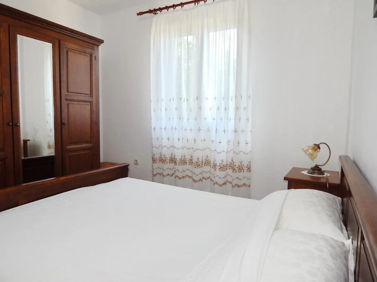 Apartments Luce - Family Friendly & Parking Pag Town