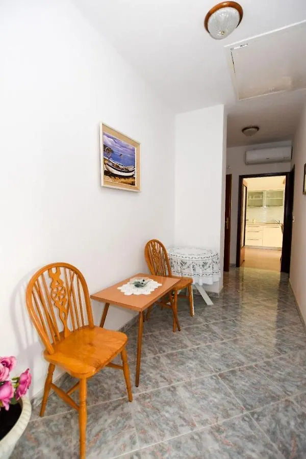 Apartments Luce - Family Friendly & Parking Pag Town