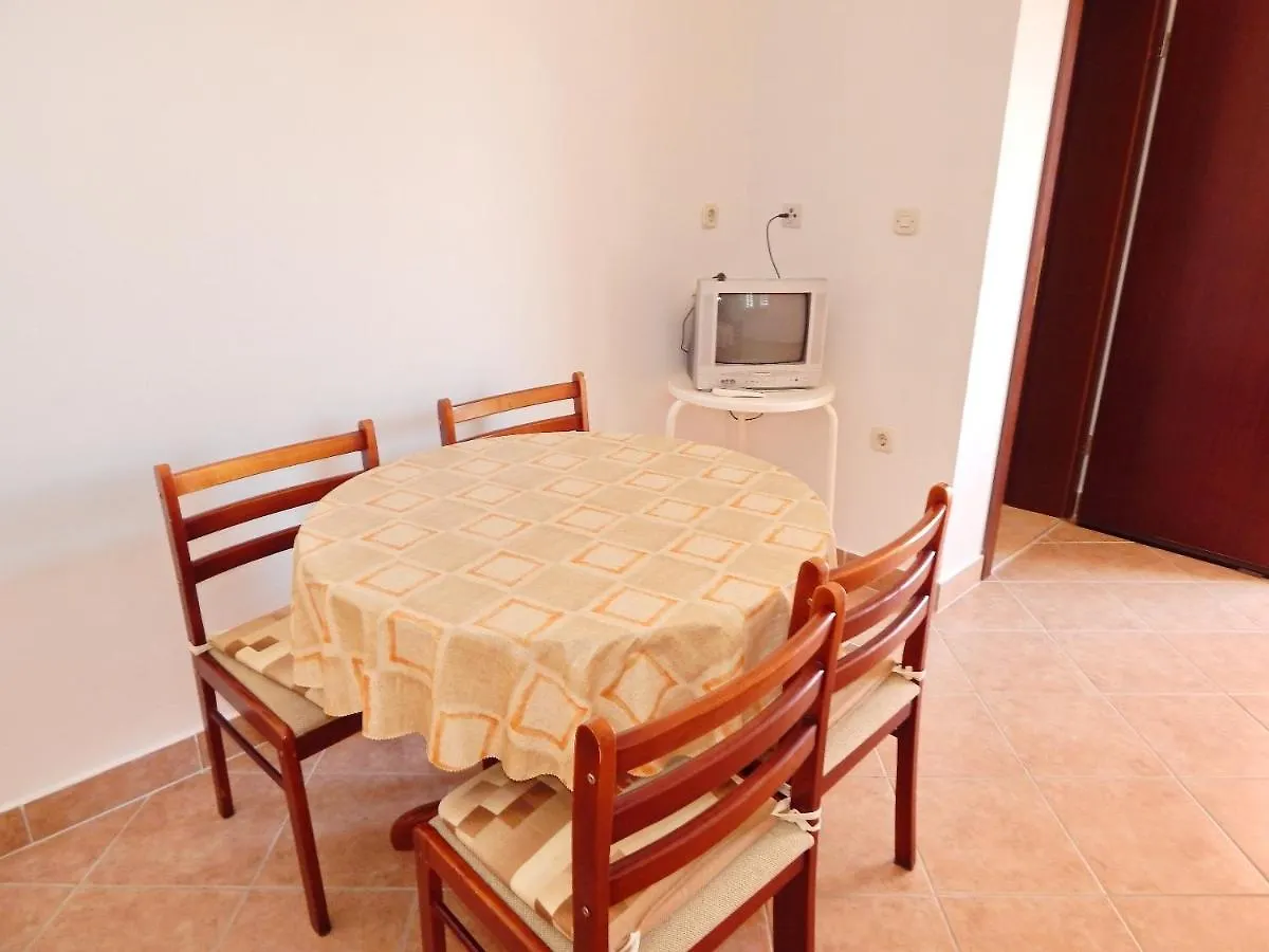 Apartments Luce - Family Friendly & Parking Pag Town