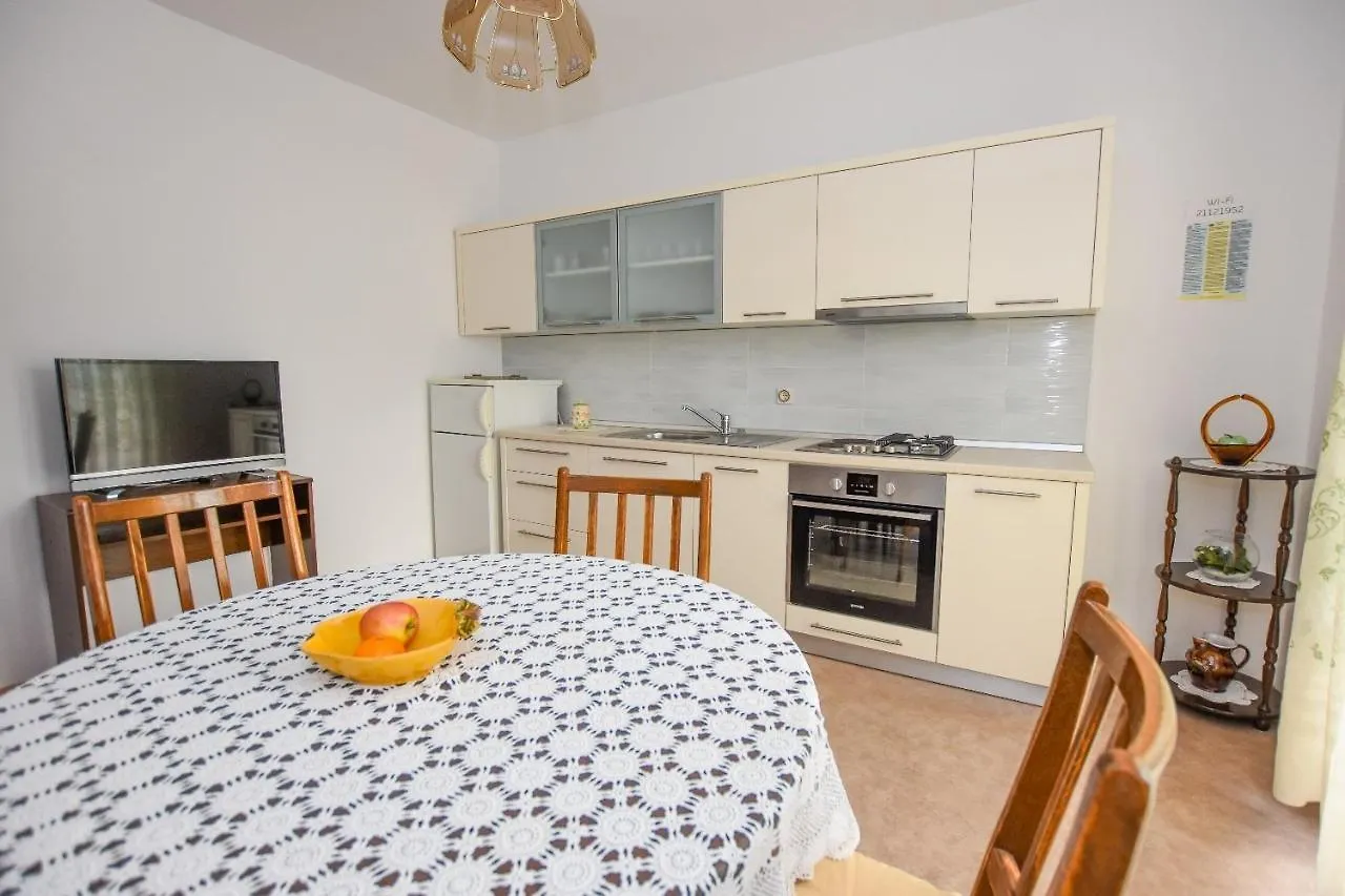 Apartments Luce - Family Friendly & Parking Pag Town Chorvatsko
